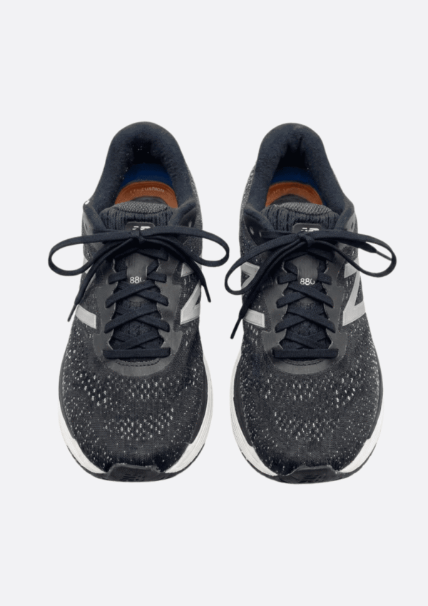 New Balance 880v9