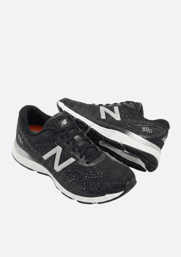 New Balance 880v9