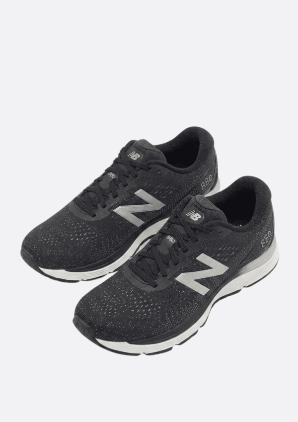 New Balance 880v9